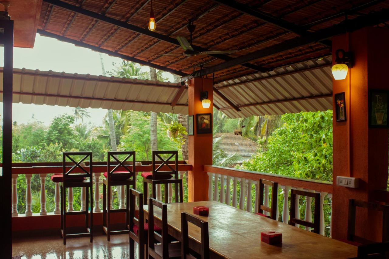 Bonds Hostel Candolim Exterior foto